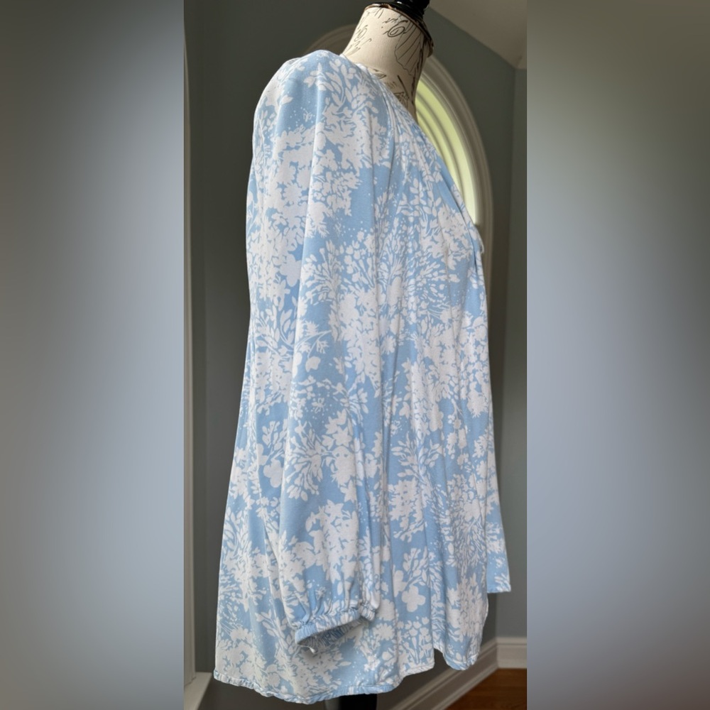 Bundle of 3 EUC Crown & Ivy Floral Peasant Tops. Size XL - Picture 7 of 13